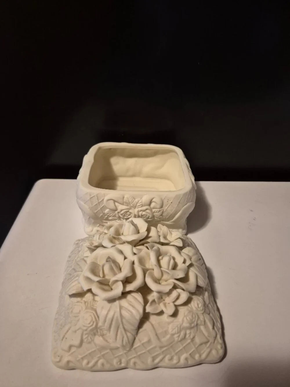 VINTAGE CREAM COLOR CERAMIC BISQUE FLORAL TRINKET BOX
